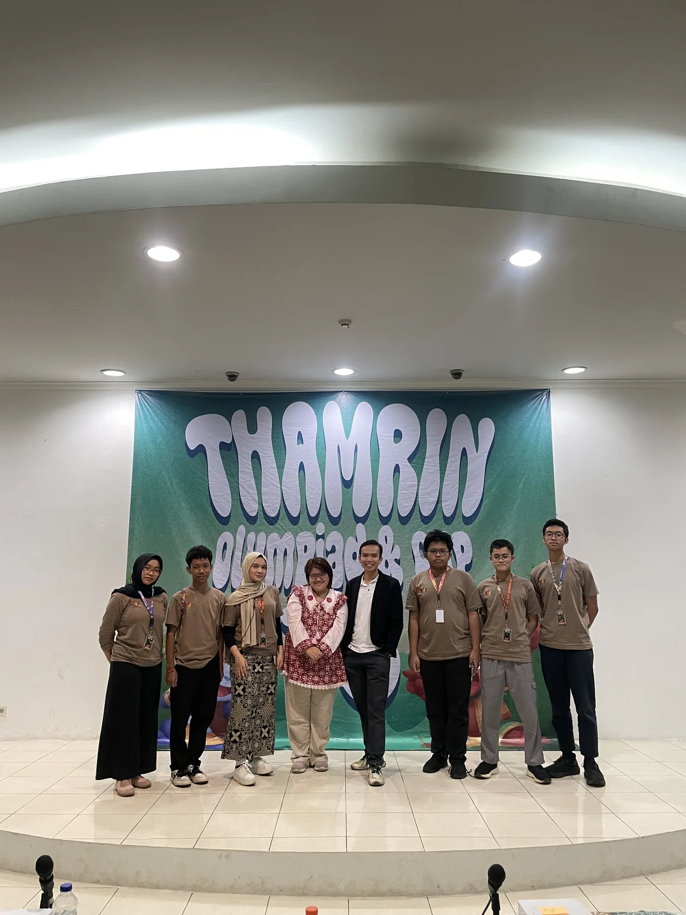 Menjuri di SMAN Unggulan MH Thamrin